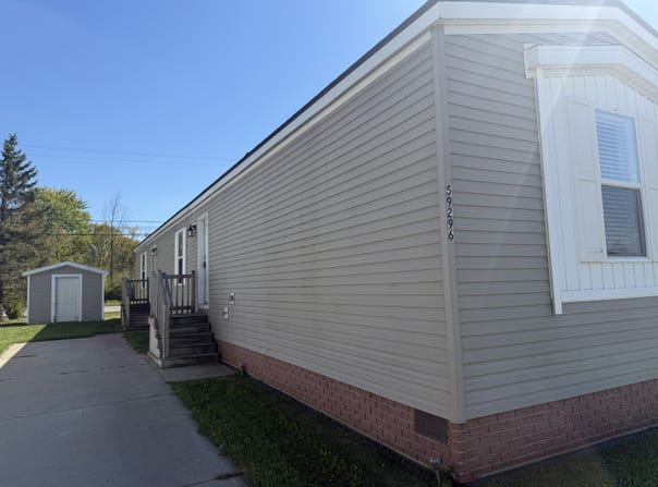 59296 Cary Lane, New Haven, MI 48048