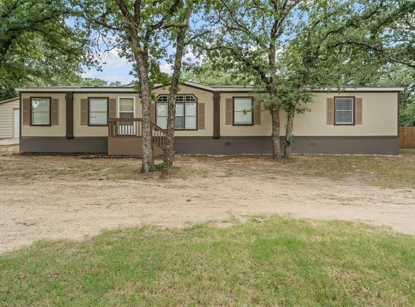 345 Briar Oaks Lane, Azle, TX 76020