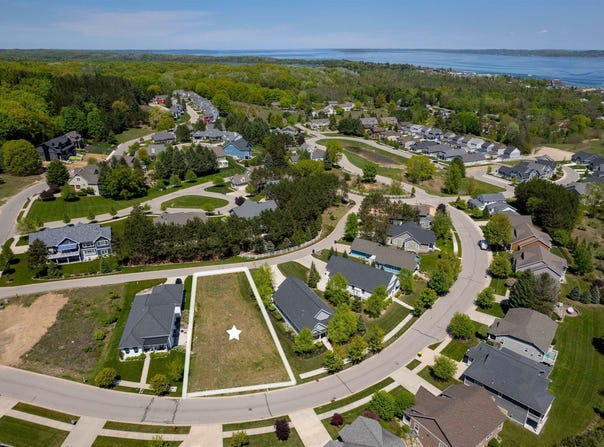 10762 SHREWBURY STREET, TRAVERSE CITY, MI 49684