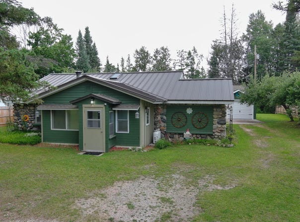 9141 M-33, Atlanta, MI 49709