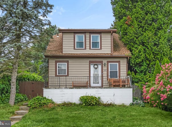 328 FUNSTON, READING, PA 19607