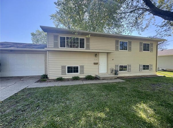 1601 8th Avenue NE, Owatonna, MN 55060