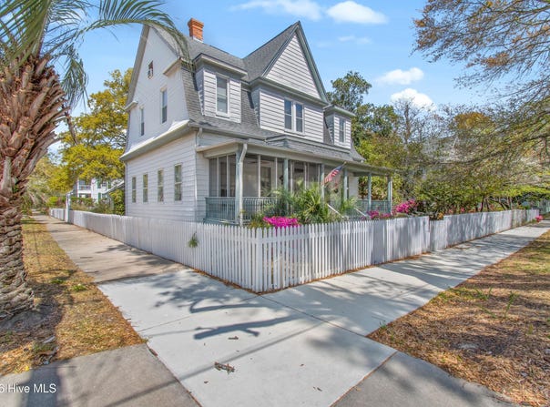 301 E Moore Street, Southport, NC 28461