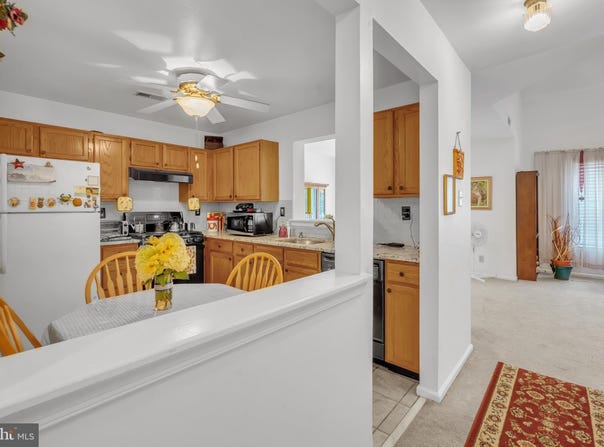 27 ADAMS AVENUE, BERLIN, NJ 08009
