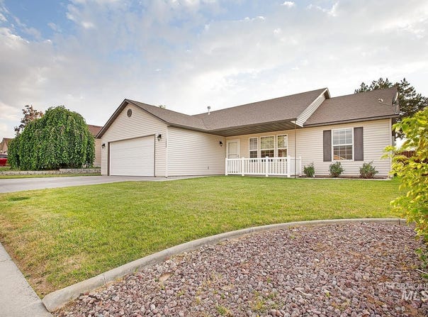 1552 Dana St, Twin Falls, ID 83301