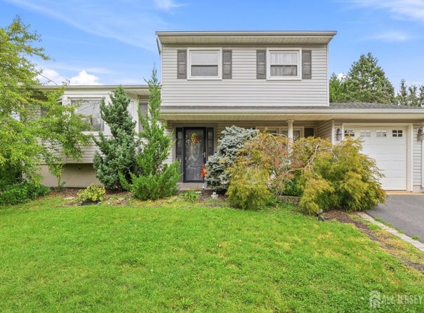 19 Barton Road, Old Bridge, NJ 08857