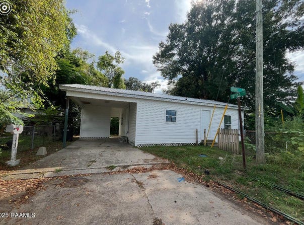 1136 Tupelo Street, New Iberia, LA 70560