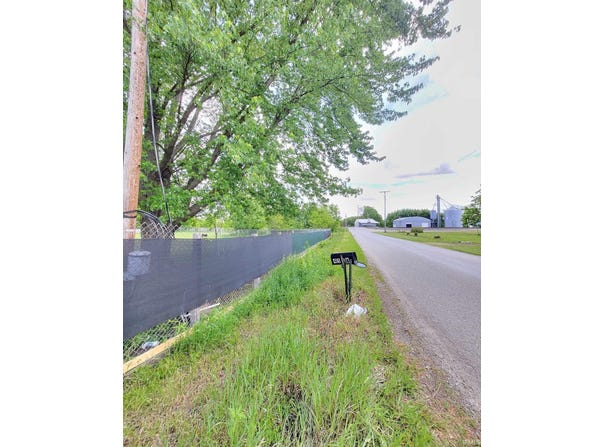 4548 E Station Road, Roanoke, IN 46783-9173