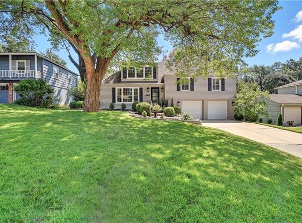 7619 Chadwick Street, Prairie Village, KS 66208