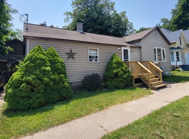 153 14th Street, Manistee, MI 49660