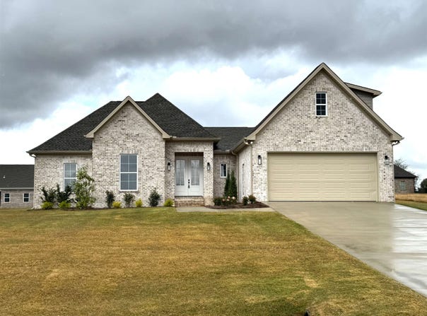 131 Hummingbird Way, Killen, AL 35645