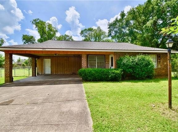 2412 GREENWAY Drive, Alexandria, LA 71301