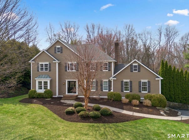 16 Shadowood Lane, Trumbull, CT 06611