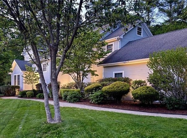 15 Shadow Ridge Drive, Richmond, RI 02812