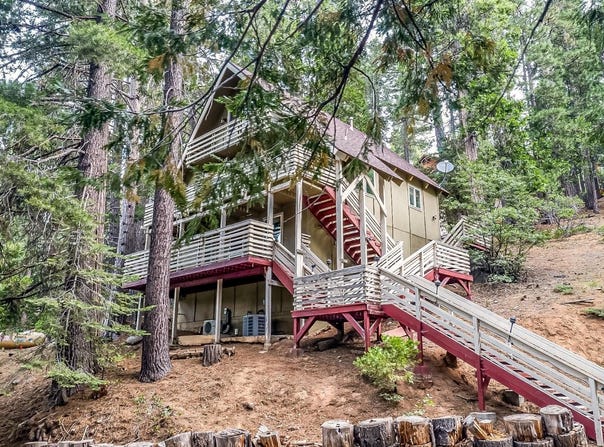 7240 Yosemite Park Way, Yosemite, CA 95389