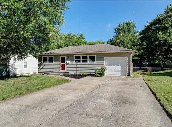 9011 E 75th Street, Raytown, MO 64138