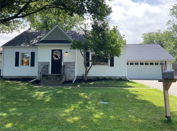 35958 Hiawatha Boulevard, Eastlake, OH 44095