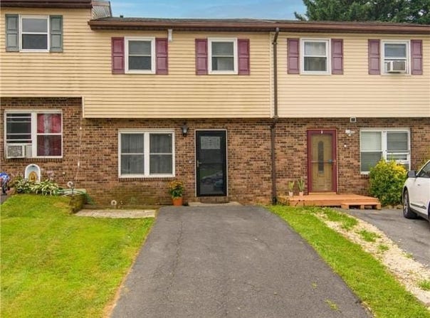 2612 Mountain Lane, Allentown City, PA 18103