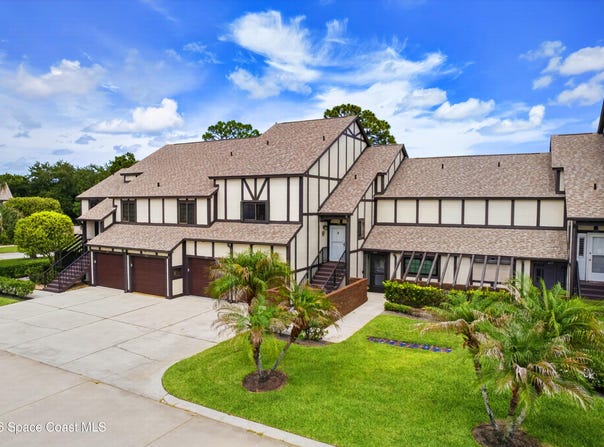 707 Greenwood Manor Circle, Melbourne, FL 32904