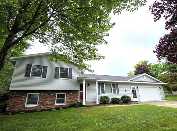 2912 Emmet Street, Alpena, MI 49707