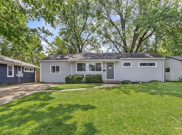 13001 W 92ND Street, Lenexa, KS 66215
