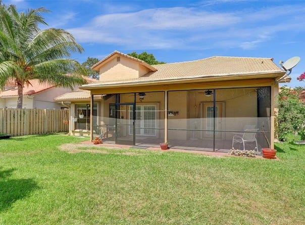 2565 KERRY DR, Cooper City, FL 33026
