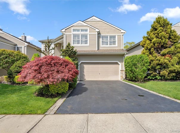 185 Sagamore Drive, Plainview, NY 11803