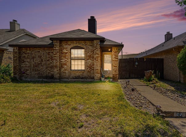 1024 Old Barn Lane, Mesquite, TX 75149