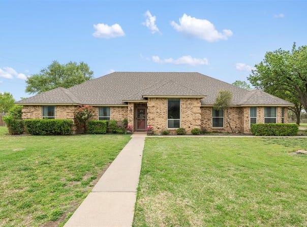 1000 Crystal Lane, Crowley, TX 76036