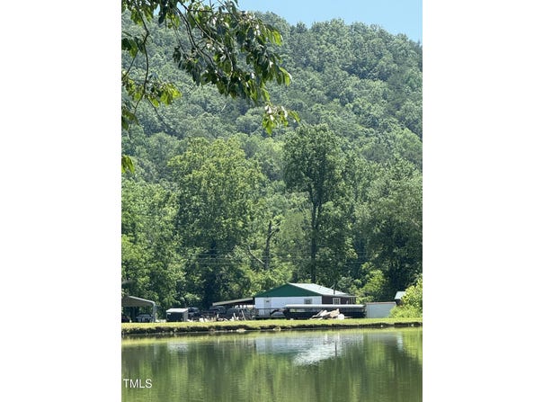 1694 Polly Spout Road, Marion, NC 28752