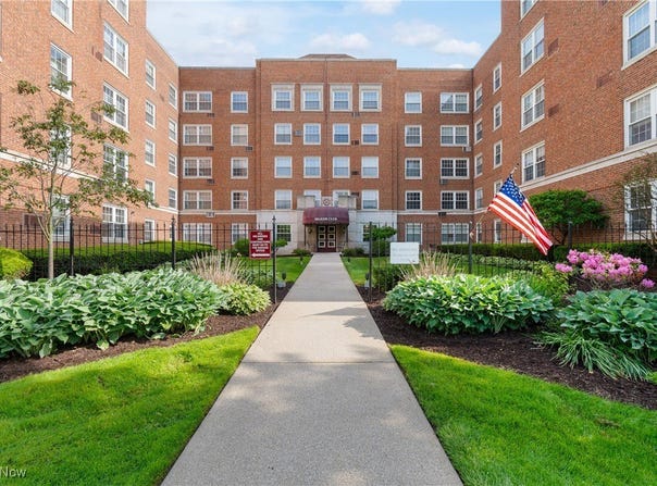 19101 Van Aken Boulevard unit: 422, Shaker Heights, OH 44122