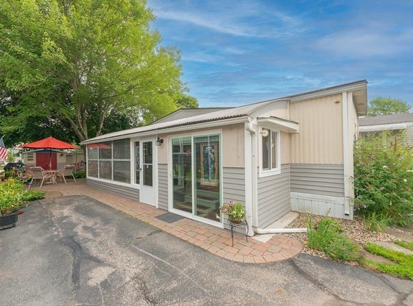 239 Ayer Rd, Littleton, MA 01460