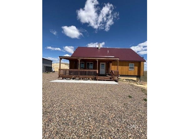 180 Road 227, Glendive, MT 59330