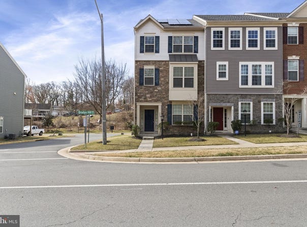 3999 BRADYS HILL ROAD, TRIANGLE, VA 22172
