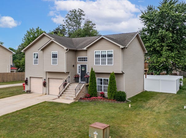 14322 Colfax Street, Cedar Lake, IN 46303
