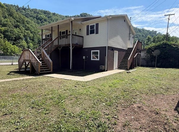 83 Park Rd., Freeburn, KY 41528