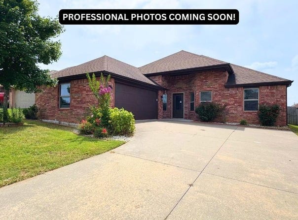 904  SW Caprington  ST, Bentonville, AR 72712