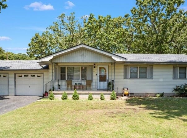 405 Lake Road 3 E, Grove, OK 74344