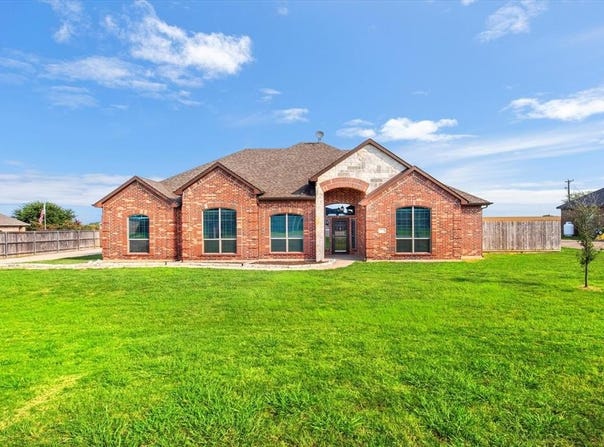 126 Davenport Lane, Waxahachie, TX 75165