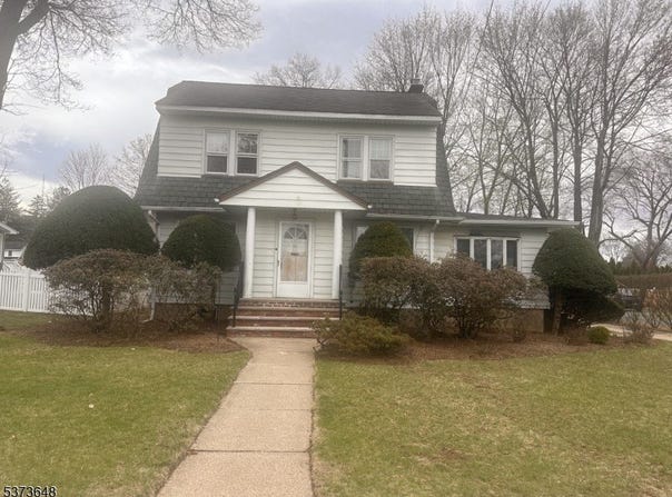120 Pompton Ave, Pompton Lakes Boro, NJ 07442-1812