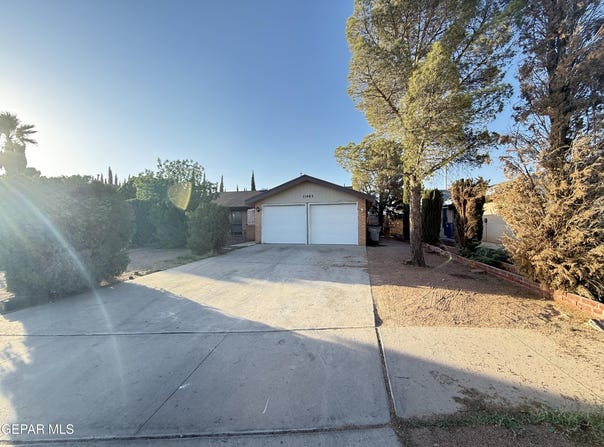11465 BEACH FRONT Drive, El Paso, TX 79936