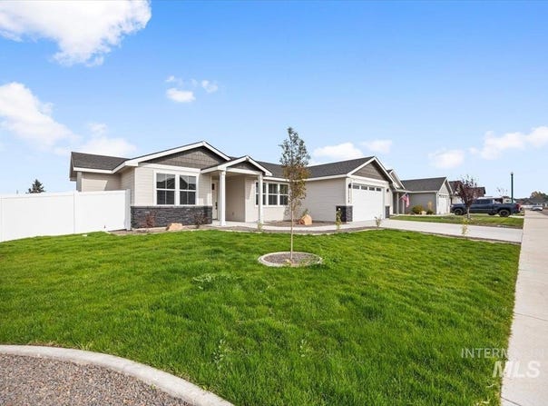 2171 Austin, Fruitland, ID 83619