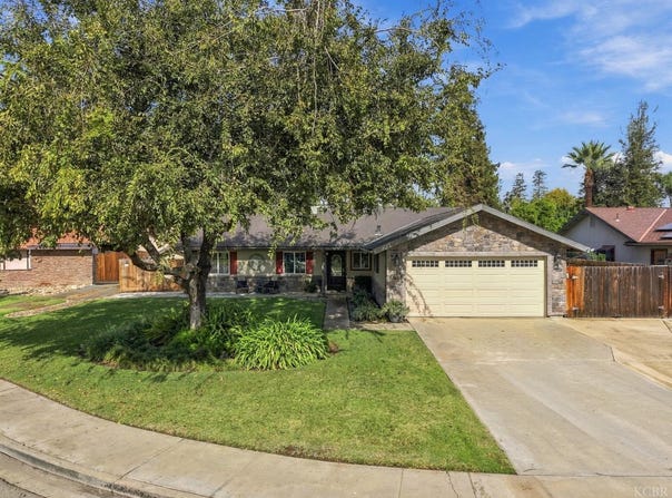 2010 E Feemster Court, Visalia, CA 93292