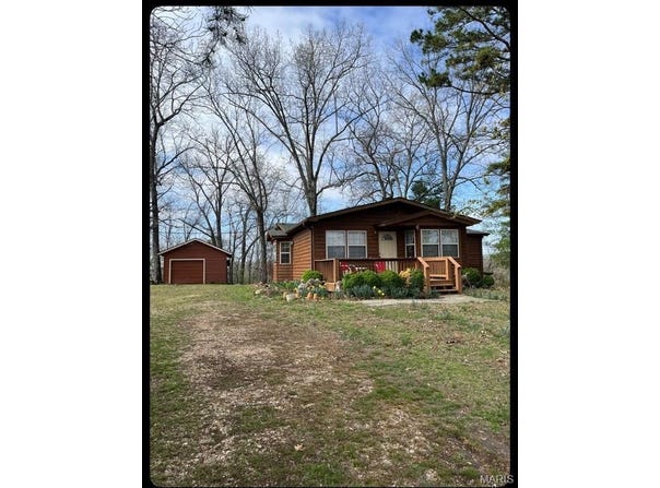 9202 Highway H, Ellington, MO 63957