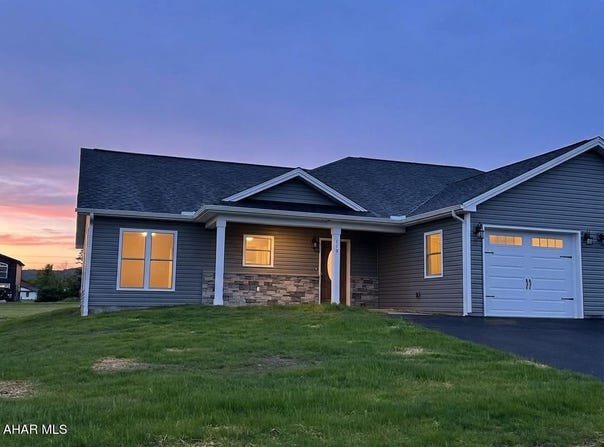 119 Red Tail Circle, Duncansville, PA 16635