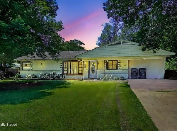 405 Meadowbrook Drive, Nacogdoches, TX 75964