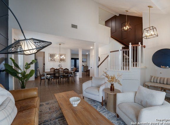 11306 FAIR HOLLOW DR, San Antonio, TX 78249-3833