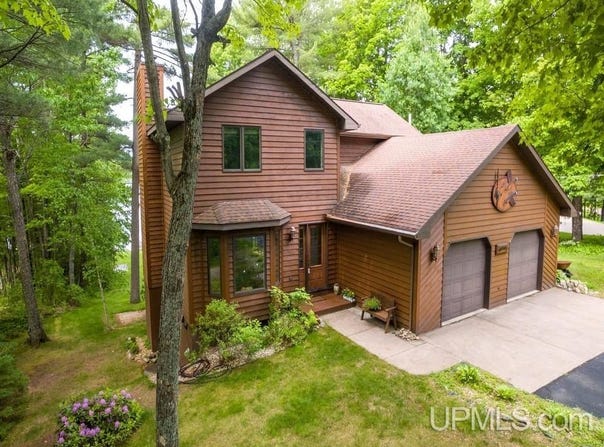 8 Gold Drive, Ishpeming, MI 49849
