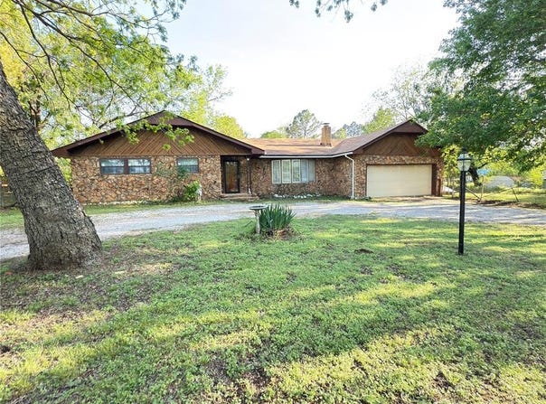 315 Noble Street, Maud, OK 74854