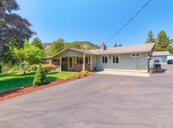 114 Tracy Drive, Grants Pass, OR 97527